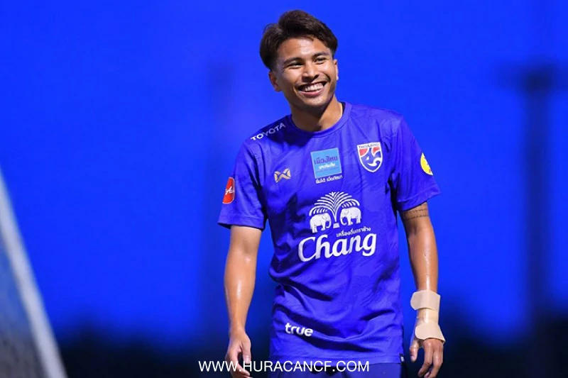นักฟุตบอลทีมชาติไทยยุค 90